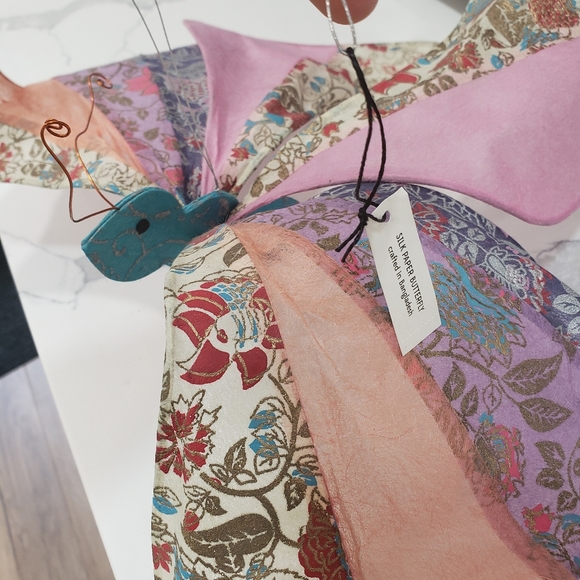 **SOLD** Set of Silk Paper Butterflies Mobil BNWT - Picture 6 of 7